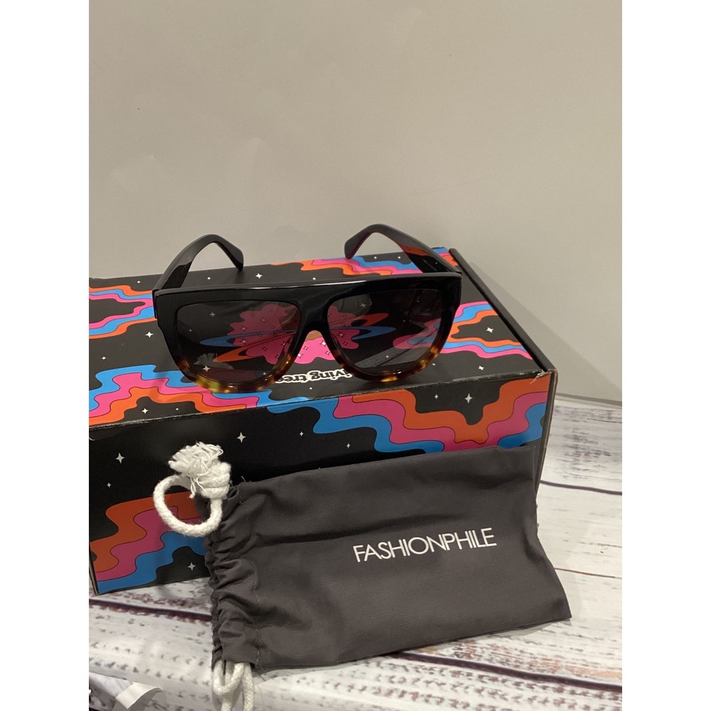 Celine CL40011U Flat Top Sunglasses Black Tortoise Made in Italy
